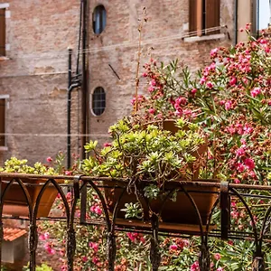 https://doges-mirror-stair-frari.hotelinveneto.com