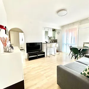 https://ales-house.hotelinveneto.com